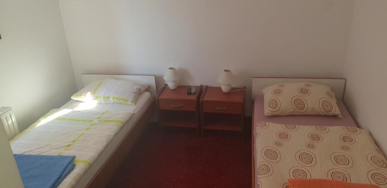 Klet Jana Bed & Breakfast Jastrebarsko Exterior photo