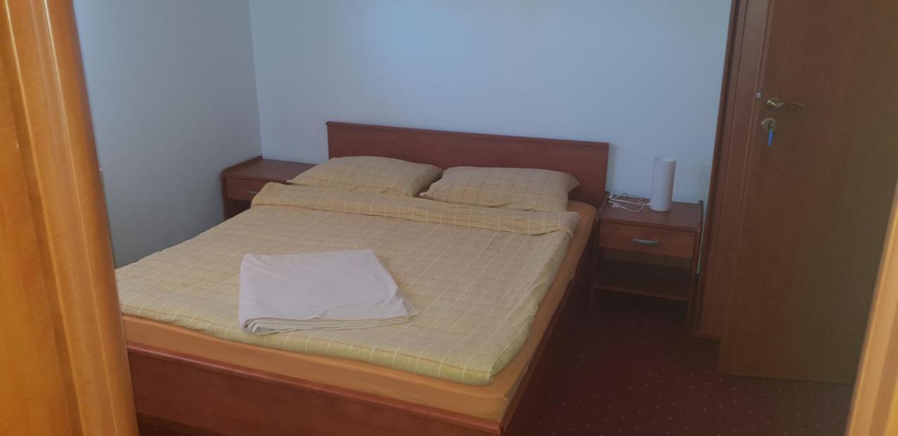 Klet Jana Bed & Breakfast Jastrebarsko Exterior photo